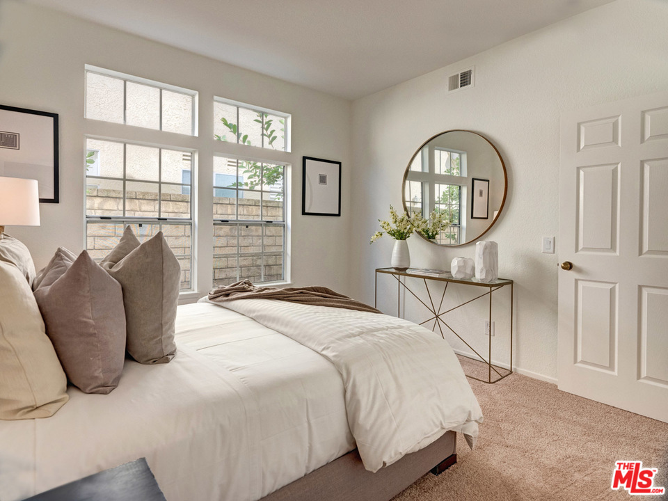 7611 West 83rd Street Playa del Rey, CA 90293 - Photo 25 of 26 Gallery Image 25