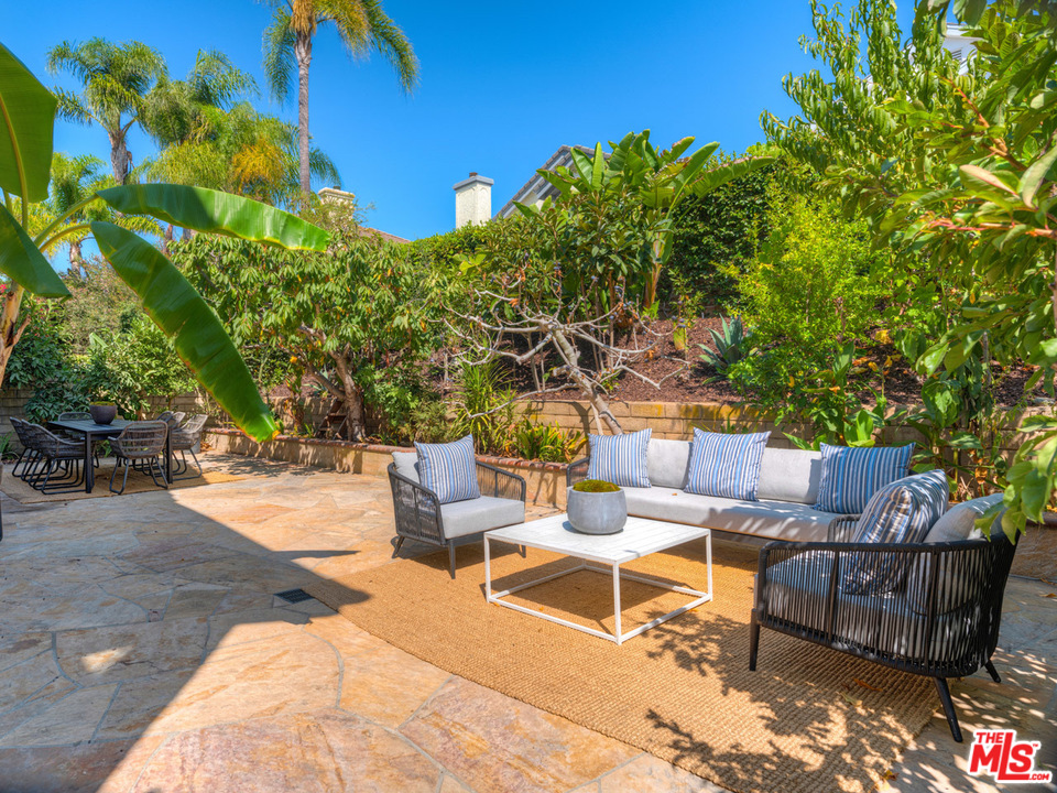 7611 West 83rd Street Playa del Rey, CA 90293 - Photo 6 of 26 Gallery Image 6