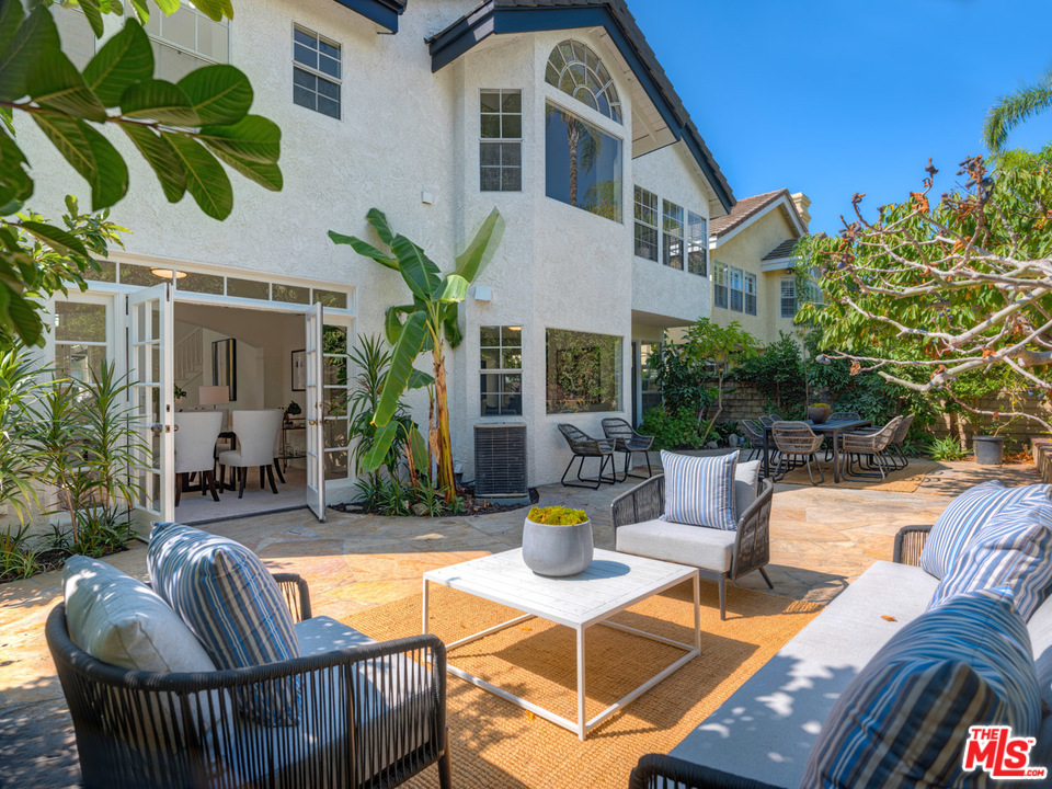 7611 West 83rd Street Playa del Rey, CA 90293 - Photo 7 of 26 Gallery Image 7