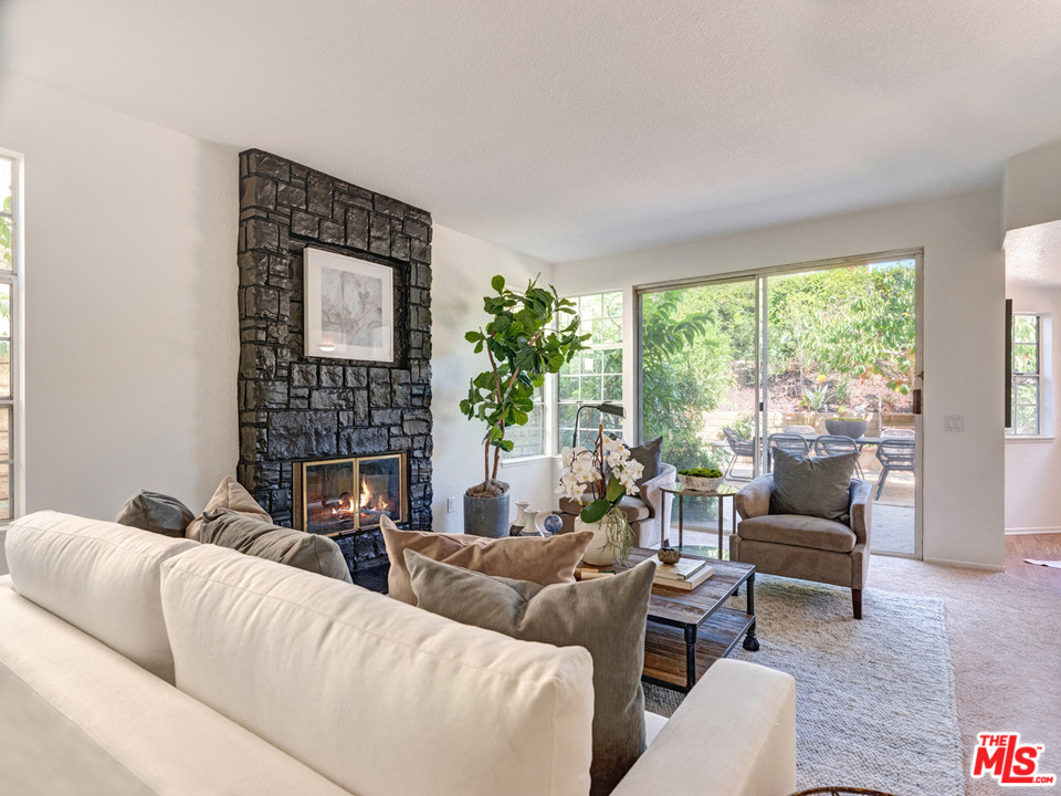 7611 West 83rd Street Playa del Rey, CA 90293 - Photo 9 of 26 Gallery Image 9