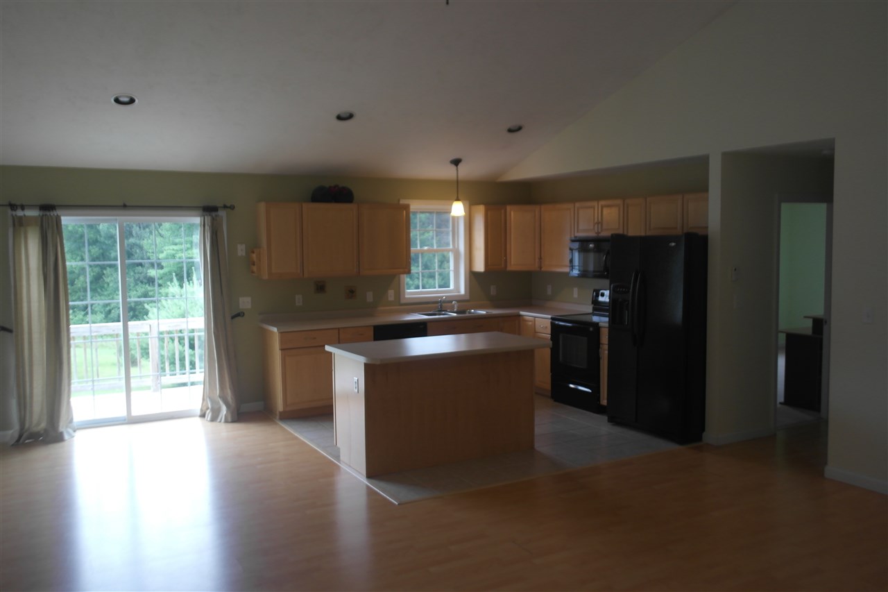 320 Rochester Hill Road Rochester, NH 03867 - Photo 3 of 23
