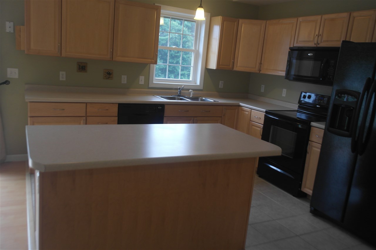 320 Rochester Hill Road Rochester, NH 03867 - Photo 5 of 23