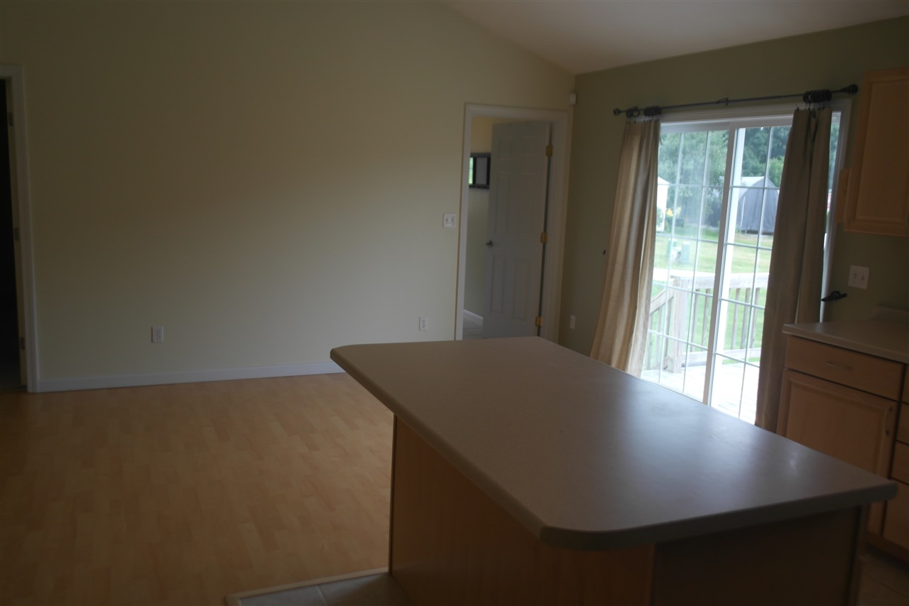 320 Rochester Hill Road Rochester, NH 03867 - Photo 7 of 23