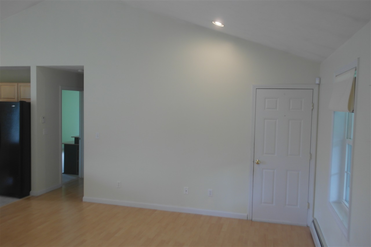 320 Rochester Hill Road Rochester, NH 03867 - Photo 8 of 23