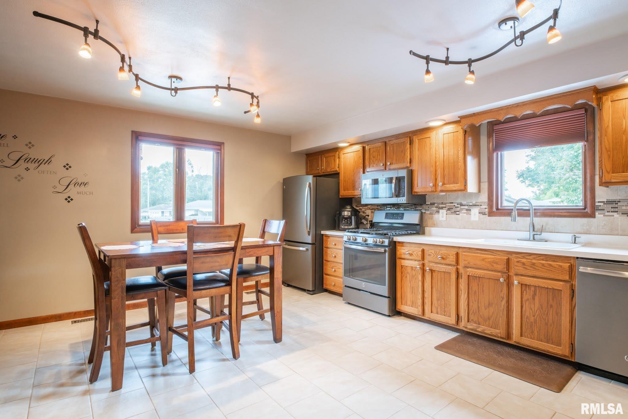 2701 Springfield Road East Peoria, IL 61611 - Photo 11 of 50 Gallery Image 11