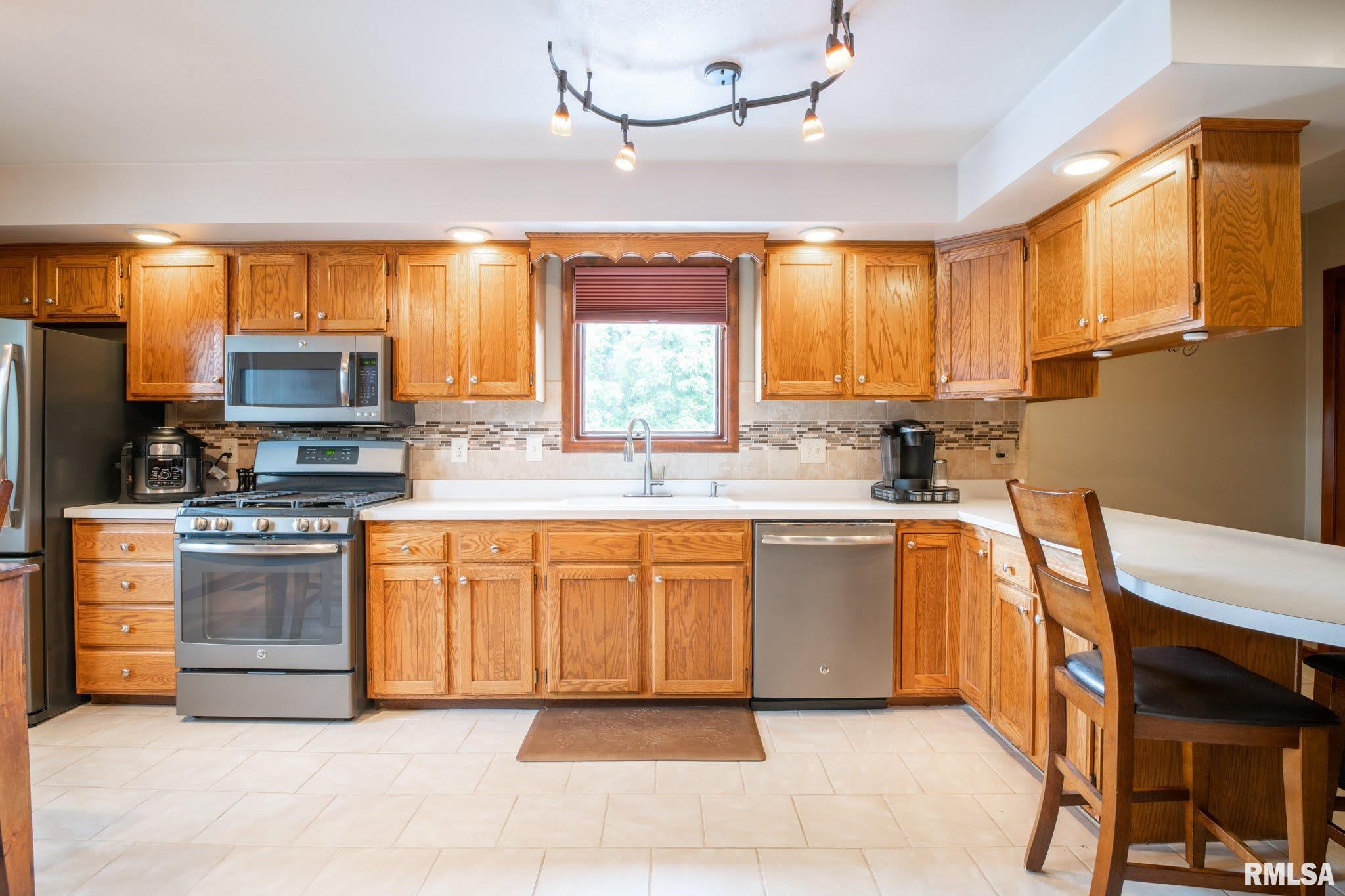 2701 Springfield Road East Peoria, IL 61611 - Photo 12 of 50 Gallery Image 12