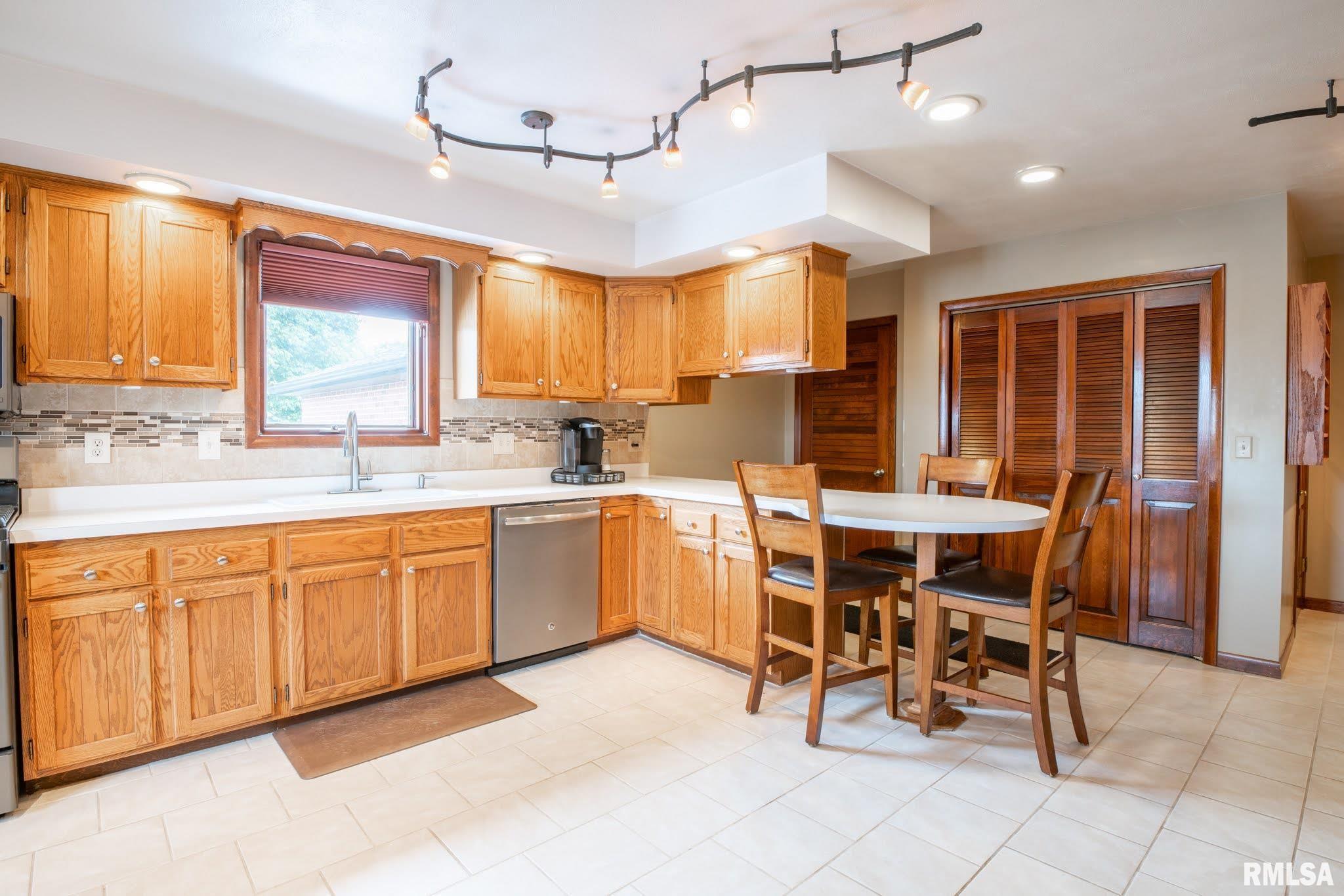 2701 Springfield Road East Peoria, IL 61611 - Photo 13 of 50 Gallery Image 13