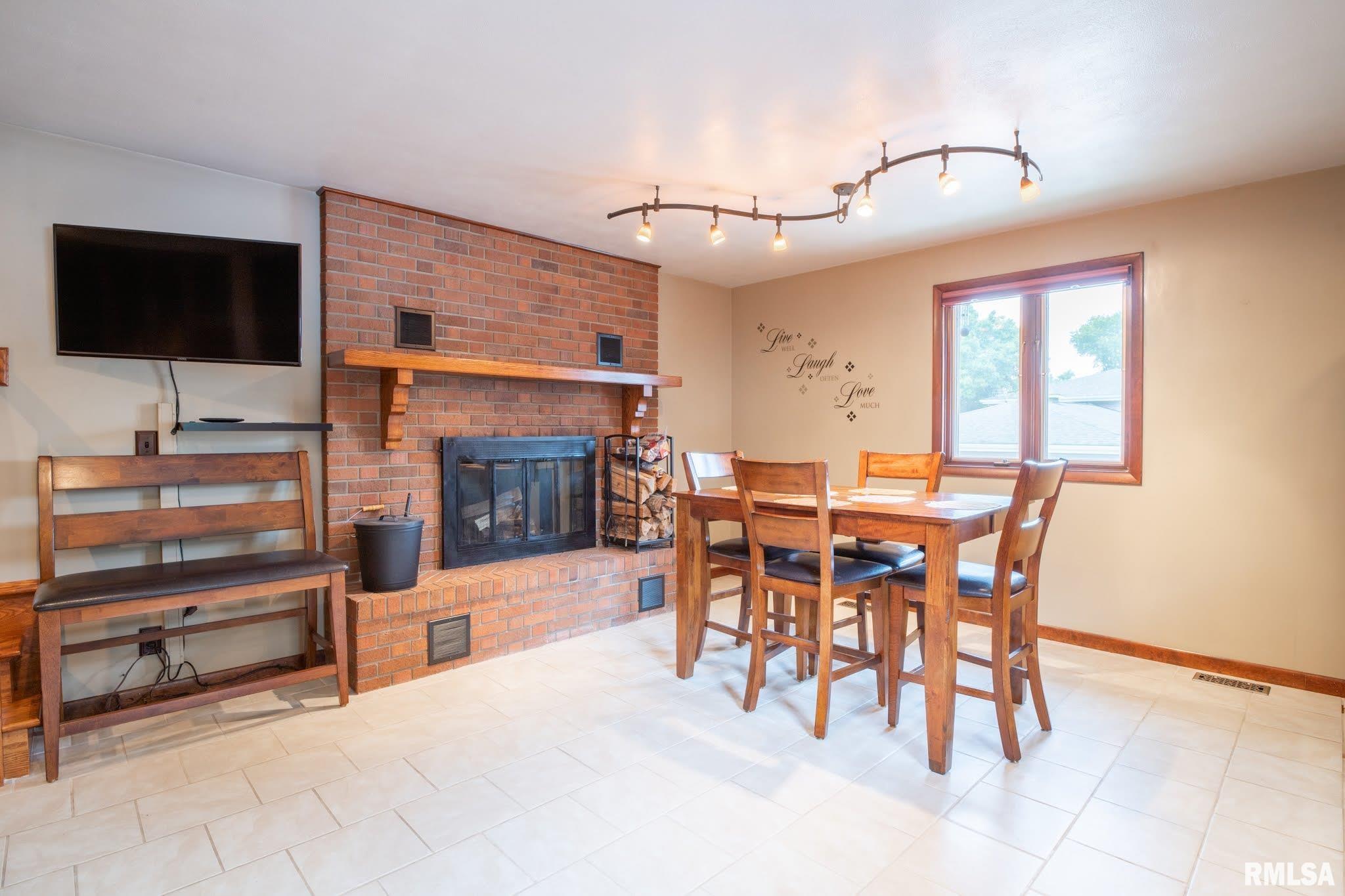 2701 Springfield Road East Peoria, IL 61611 - Photo 15 of 50 Gallery Image 15