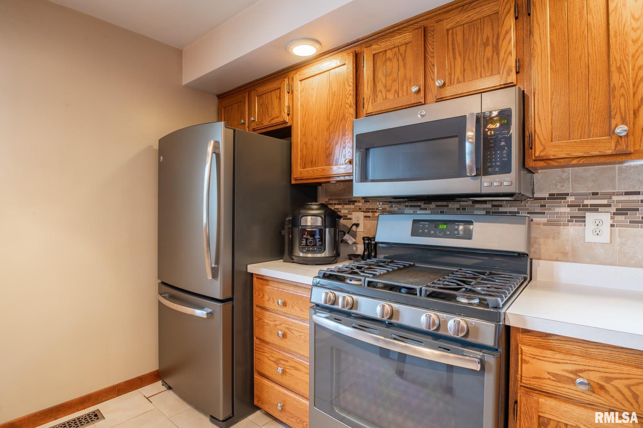 2701 Springfield Road East Peoria, IL 61611 - Photo 17 of 50 Gallery Image 17