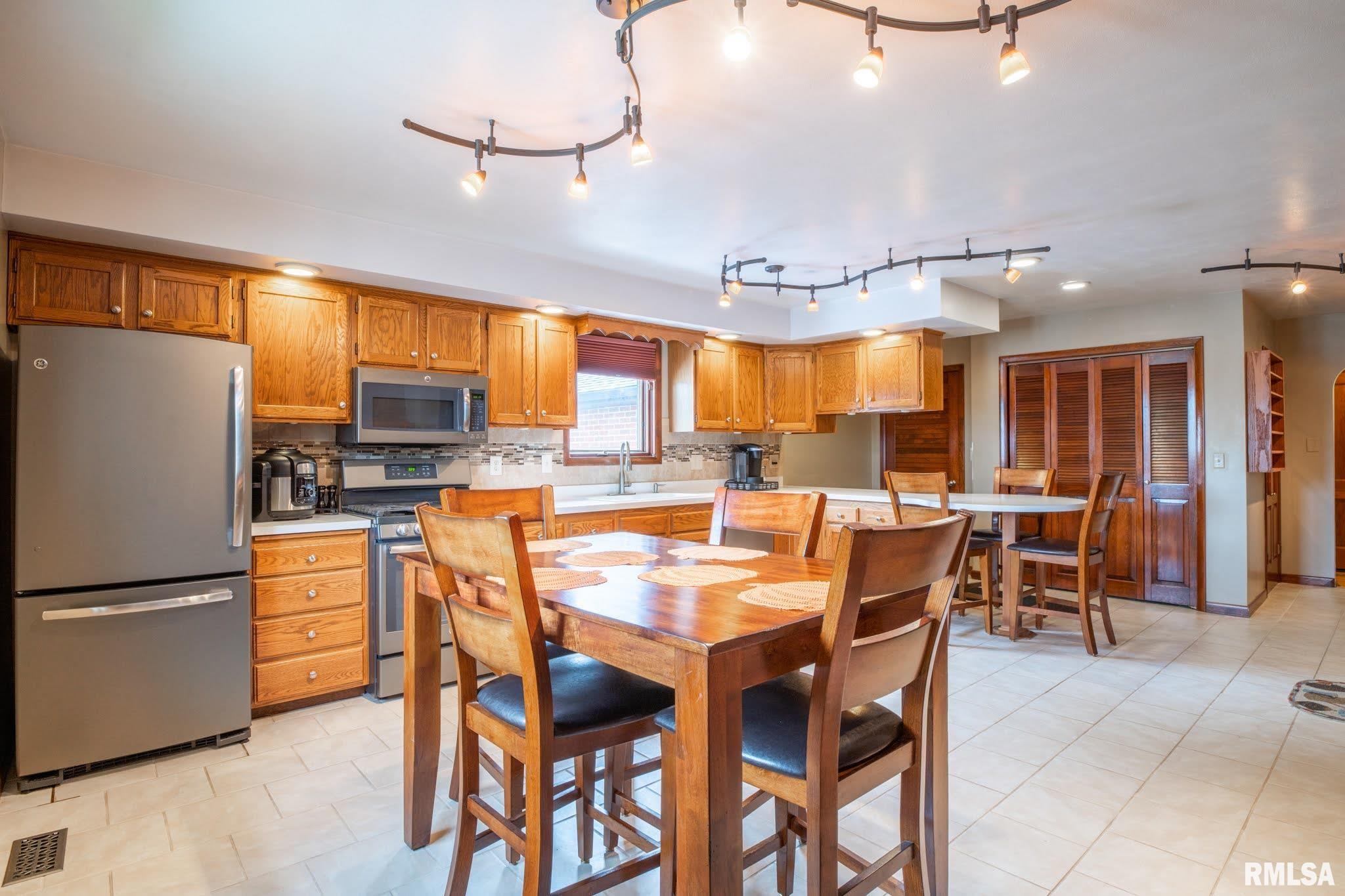 2701 Springfield Road East Peoria, IL 61611 - Photo 21 of 50 Gallery Image 21