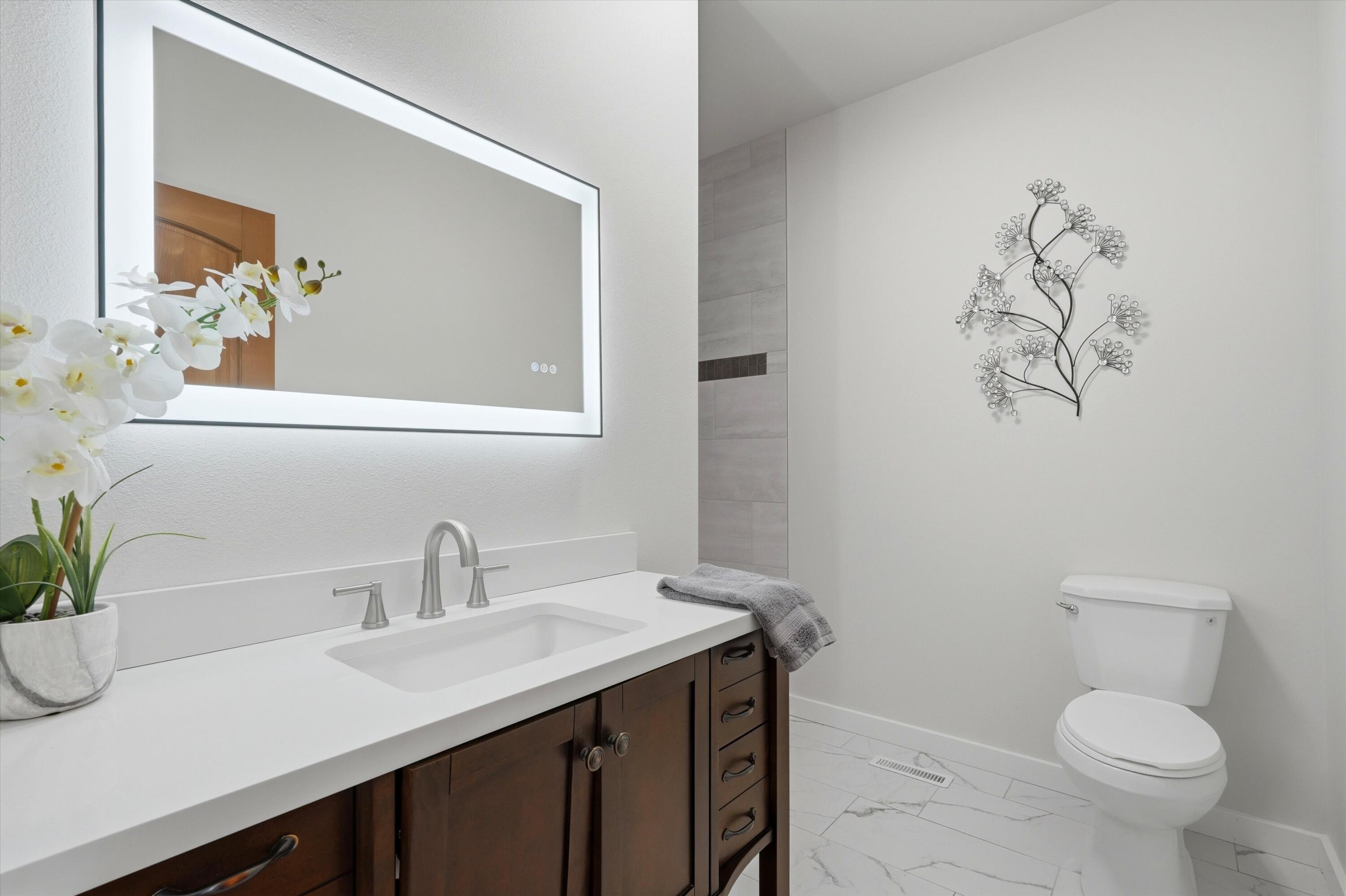 8905 Northwest Elizabeth Way Prineville, OR 97754 - Photo 22 of 45 Hall Bath