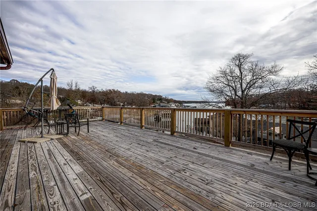 $645,000 | 401 Putt N Bay Drive, Sunrise Beach, MO 65079