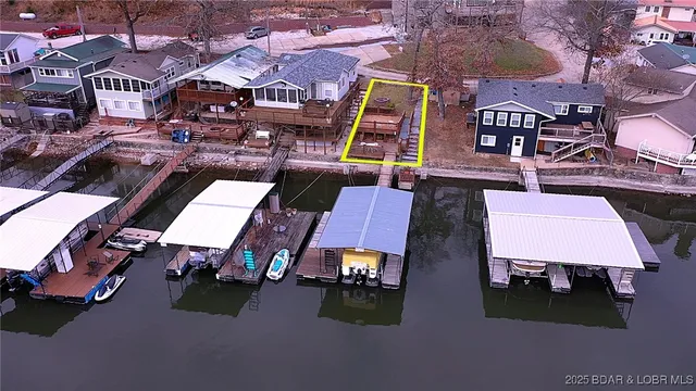 $645,000 | 401 Putt N Bay Drive, Sunrise Beach, MO 65079