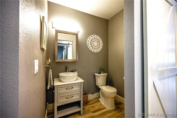 $645,000 | 401 Putt N Bay Drive, Sunrise Beach, MO 65079