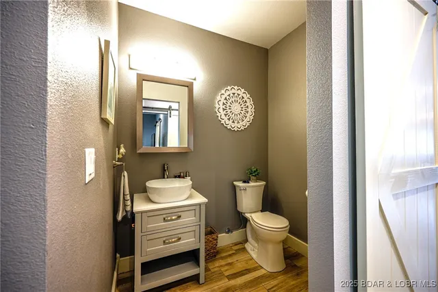 $645,000 | 401 Putt N Bay Drive, Sunrise Beach, MO 65079