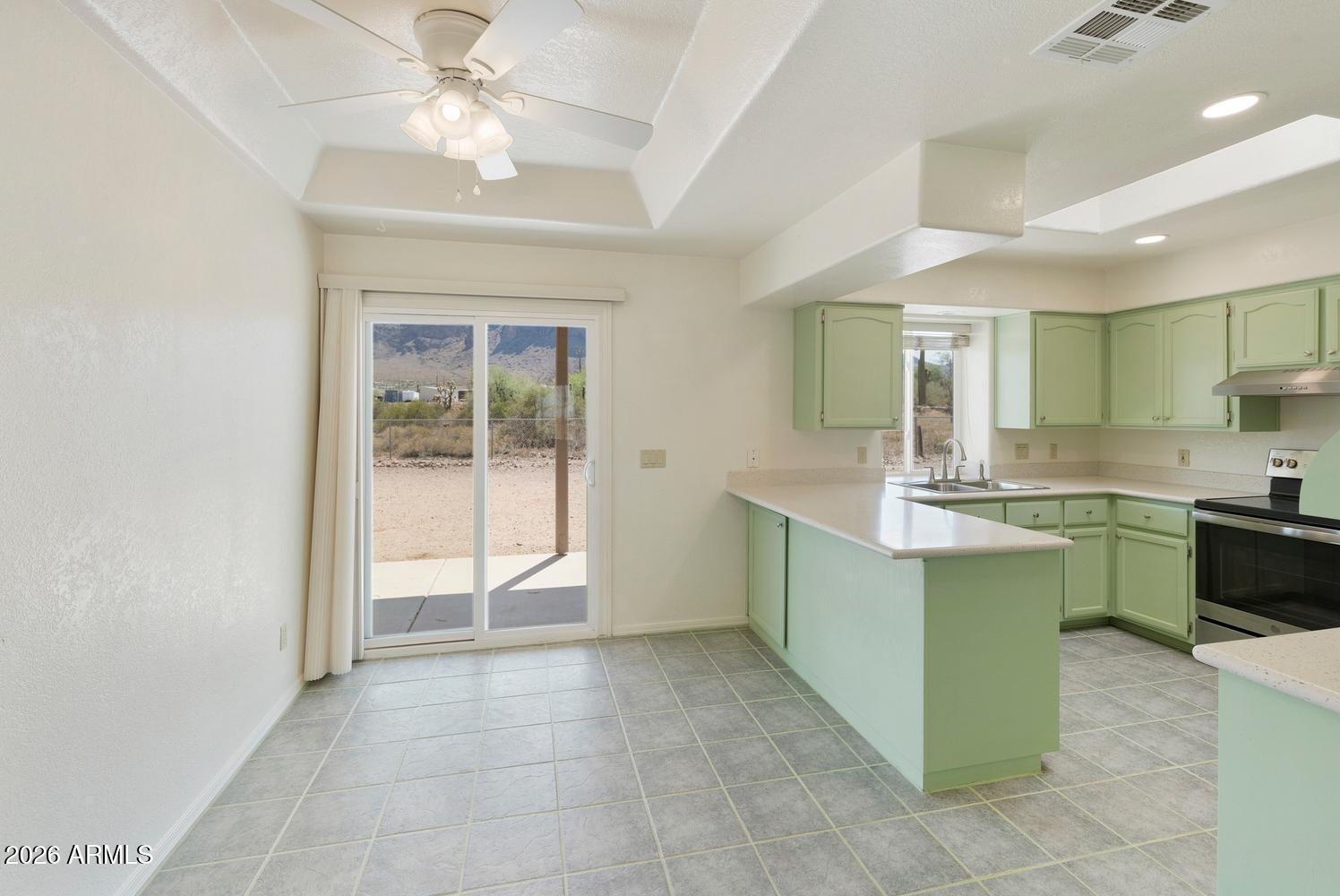 1775 North Mountain View Road Apache Junction, AZ 85119 - Photo 9 of 57 Dining Area