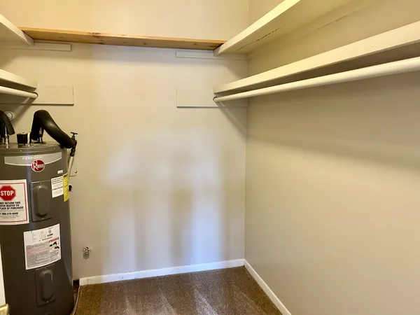 $1,050 | 2134 Fairfax Avenue, Unit E6, Nashville, TN 37212