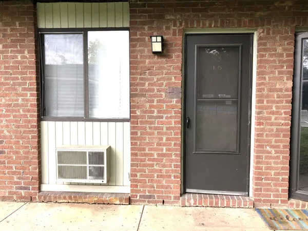 $1,095 | 2134 Fairfax Avenue, Unit E6, Nashville, TN 37212