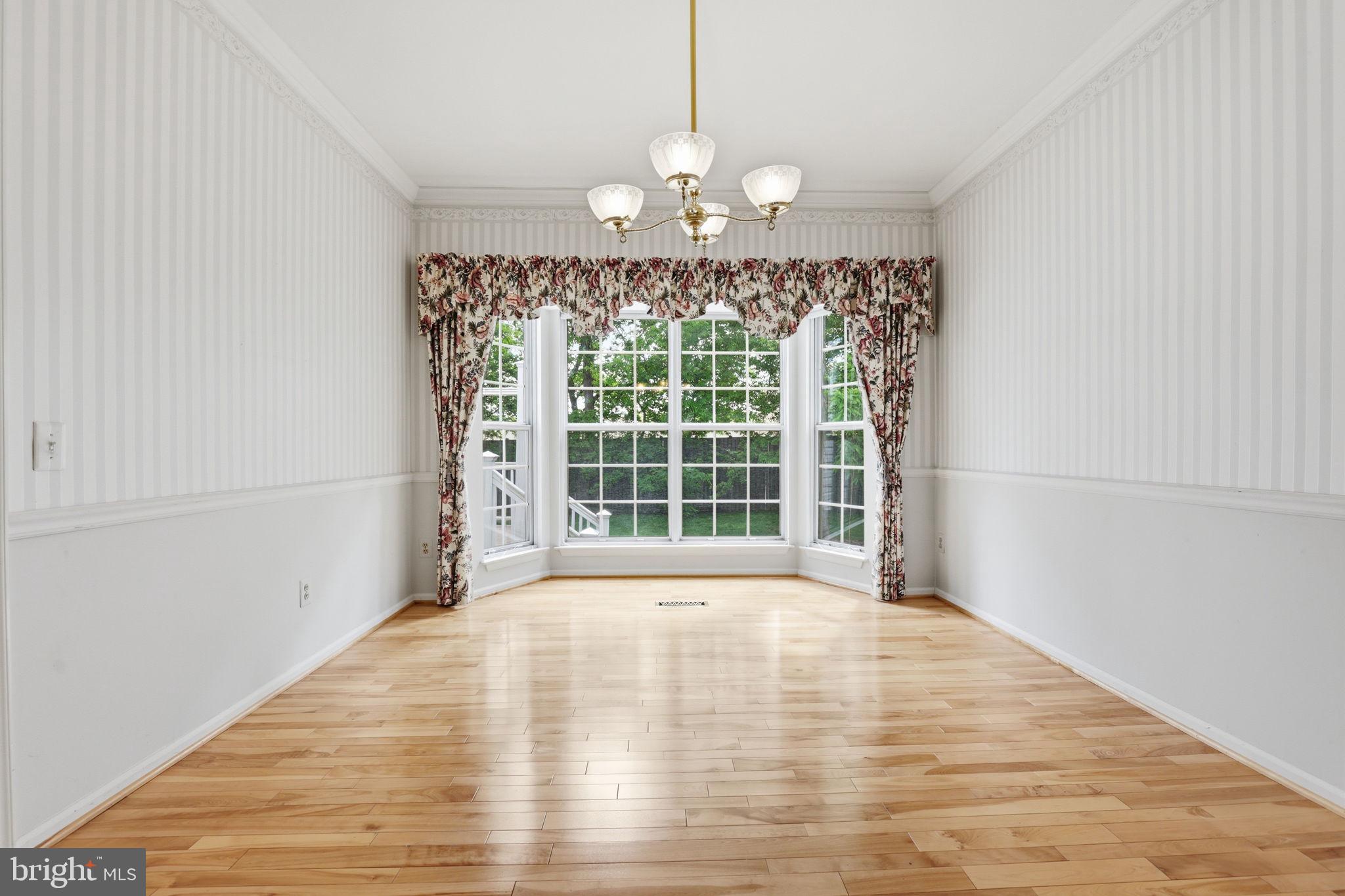8560 Yoder Street Manassas, VA 20110 - Photo 5 of 40