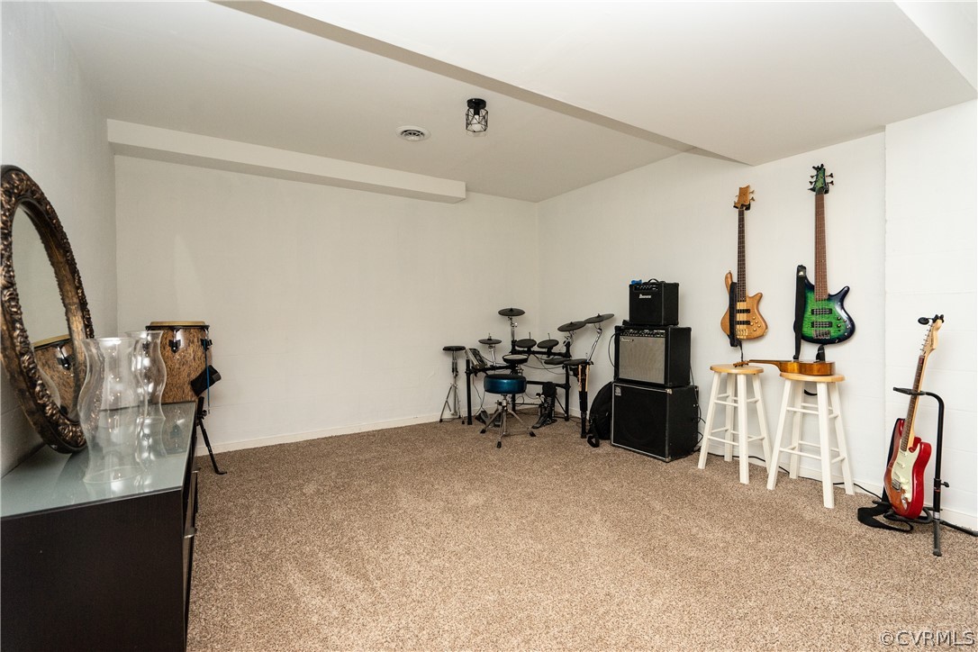 11330 Poplar Ridge Road Chesterfield, VA 23236 - Photo 28 of 32 a view of a room with gym equipment