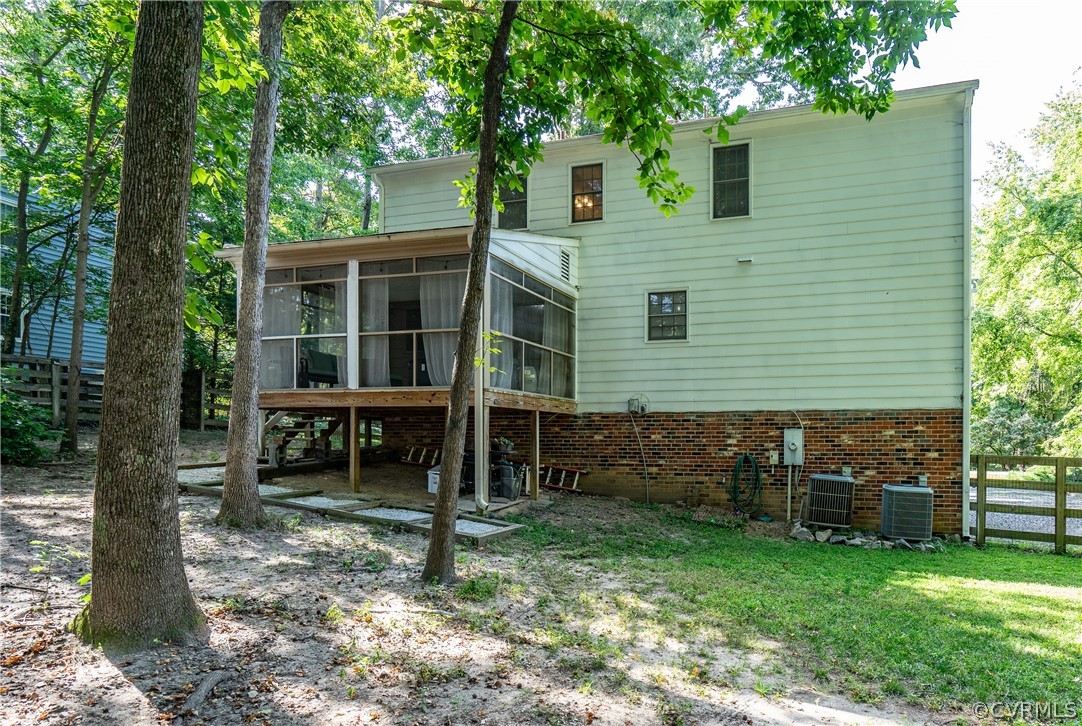 11330 Poplar Ridge Road Chesterfield, VA 23236 - Photo 32 of 32 front view of a house with a yard