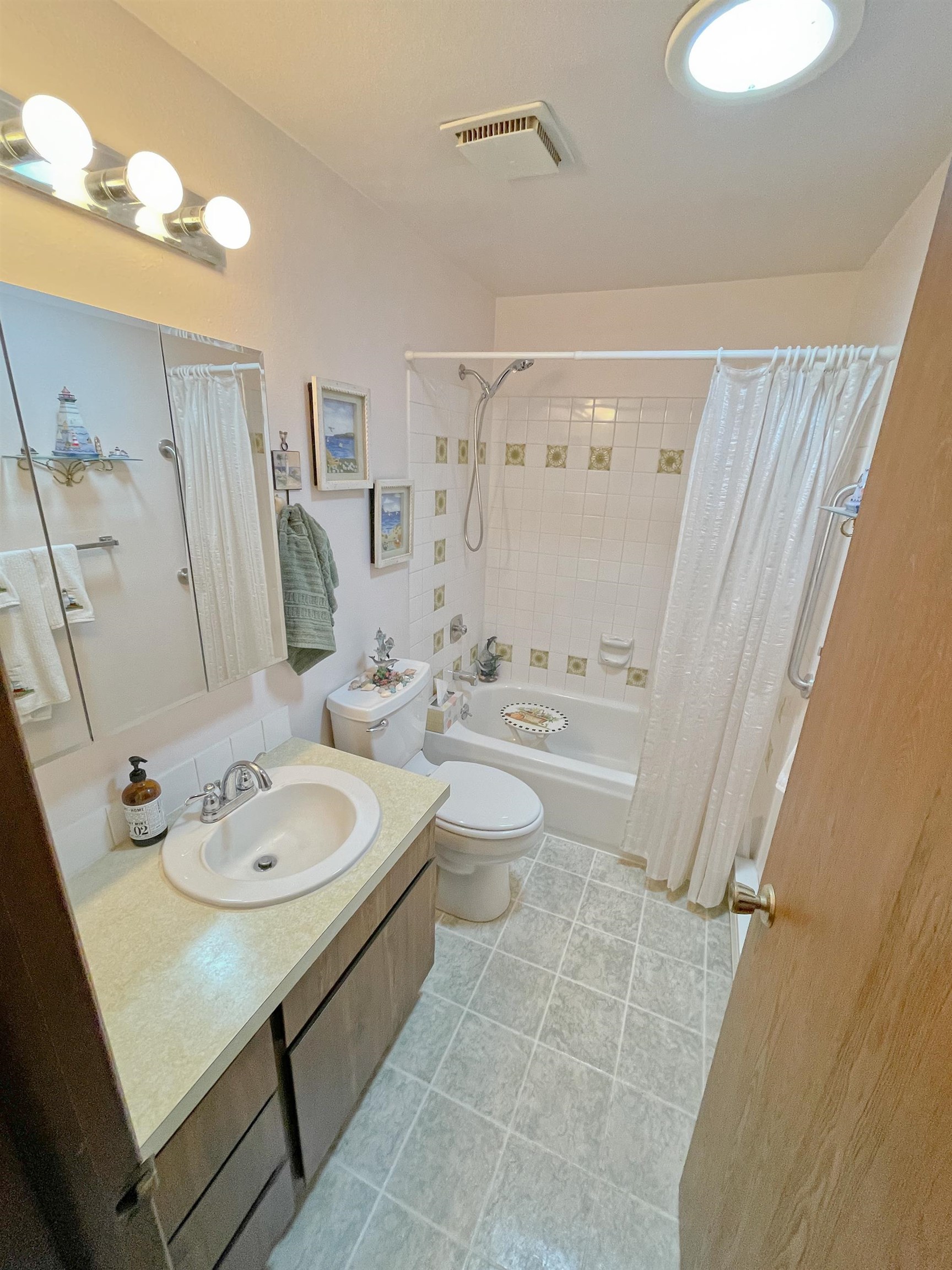 3914 South Moffitt Road Spokane Valley, WA 99206 - Photo 11 of 25 Gallery Image 11