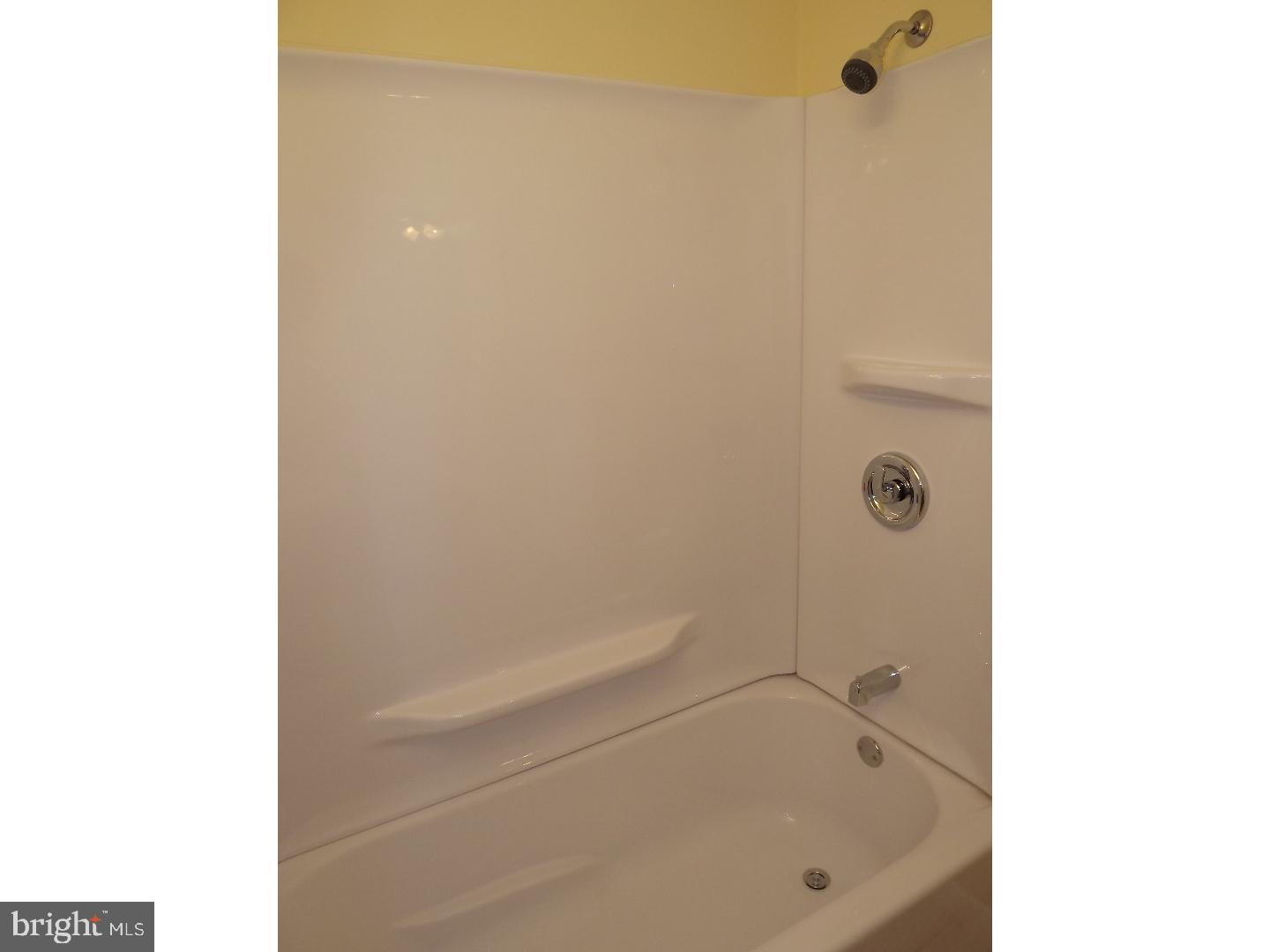 2751 Axe Factory Road Philadelphia, PA 19152 - Photo 16 of 21 Bathroom