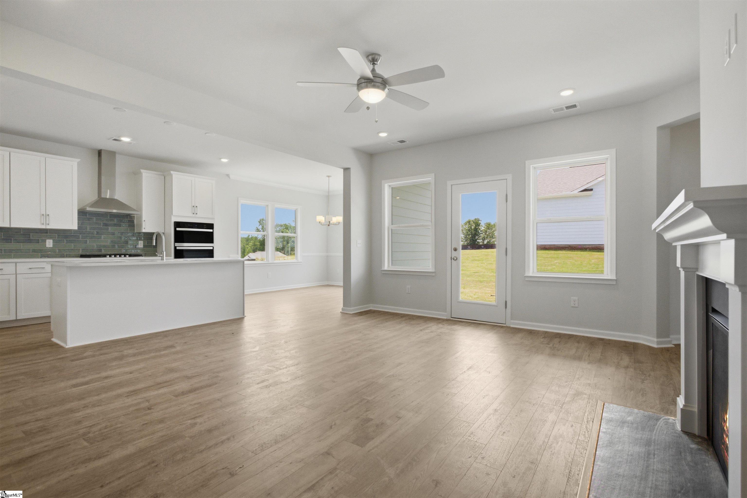 557 Hydrangea Street Seneca, SC 29678 - Photo 7 of 34