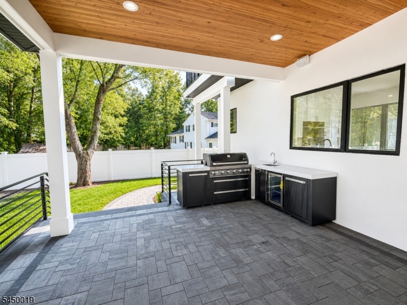 54 Martin Road Livingston, NJ 07039 - Photo 4 of 48 Gallery Image 4