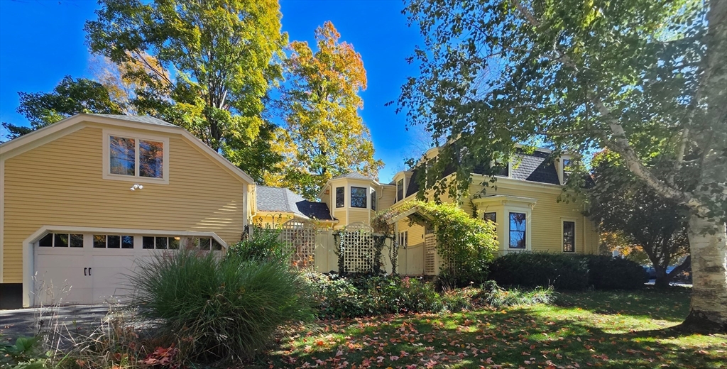 52 Bow Street Concord, MA 01742 - Photo 3 of 35