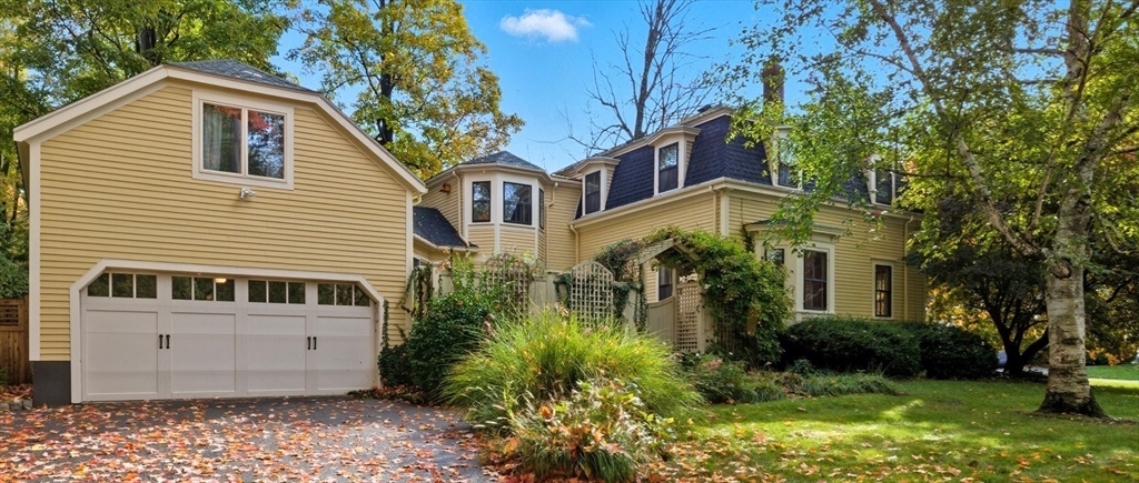 52 Bow Street Concord, MA 01742 - Photo 4 of 35