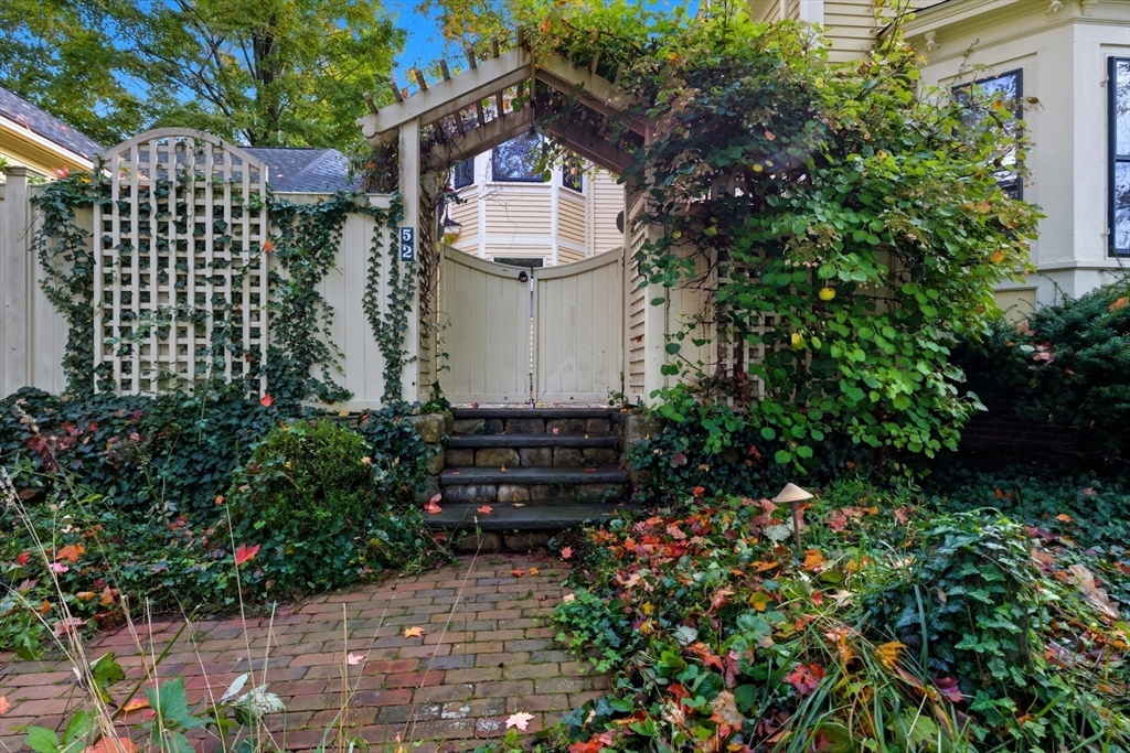 52 Bow Street Concord, MA 01742 - Photo 5 of 35