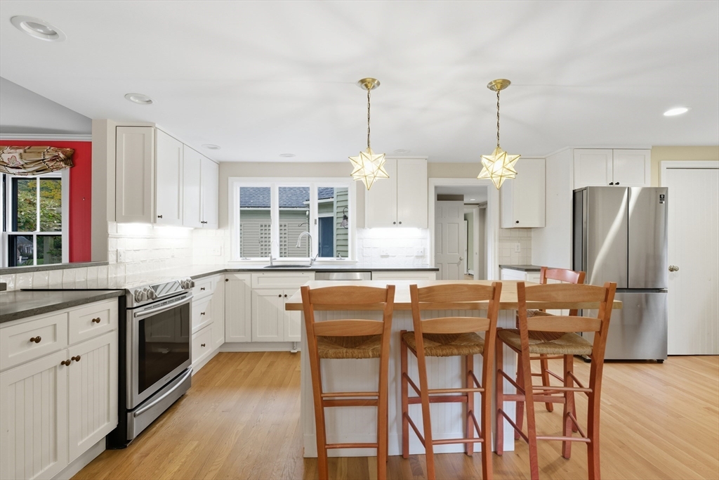 52 Bow Street Concord, MA 01742 - Photo 9 of 35