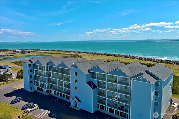 $375,000 | 401 Westport View Southwest, Unit 303, Ocean Shores, WA 98569