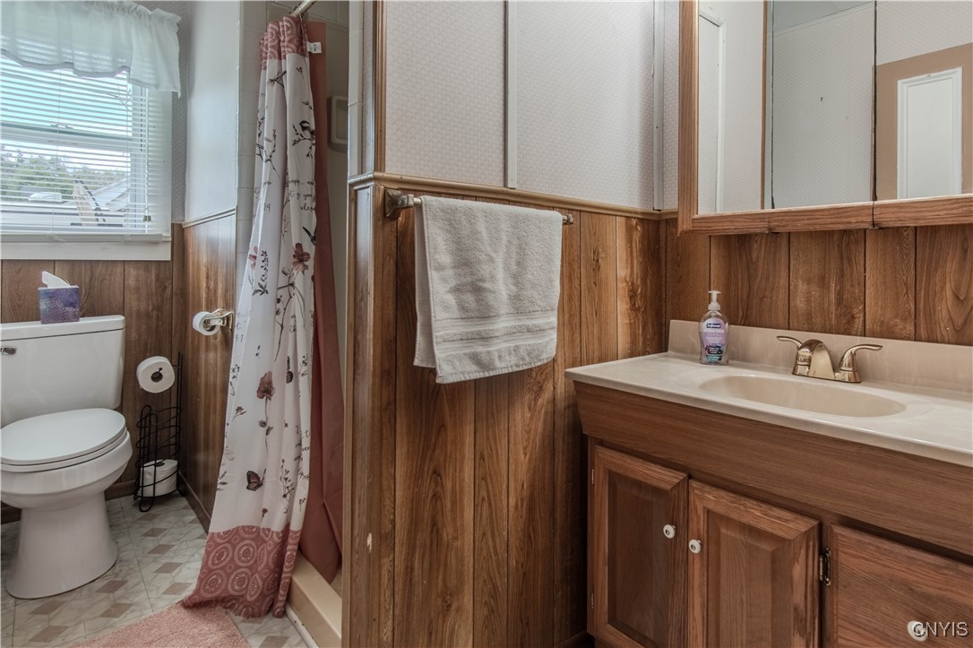 18121 Howes Shore Road Sackets Harbor, NY 13685 - Photo 19 of 40