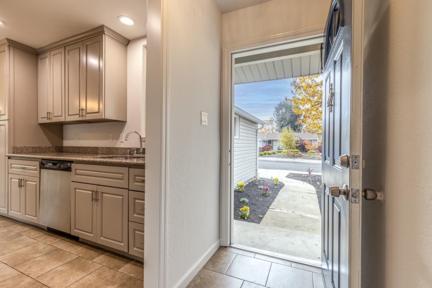 3140 Fitzpatrick Drive Concord, CA 94519 - Photo 4 of 26