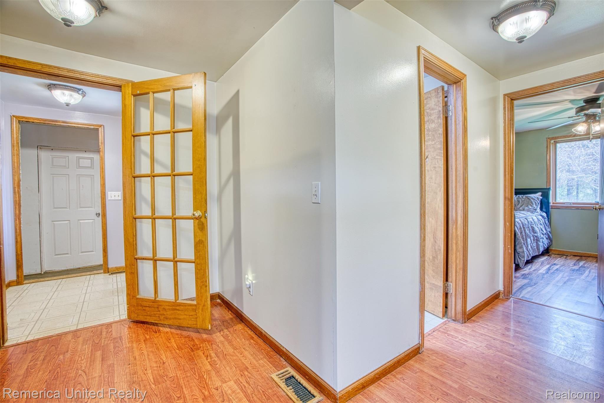 4687 Lansing Road Bancroft, MI 48414 - Photo 12 of 28 ENTRY.jpg