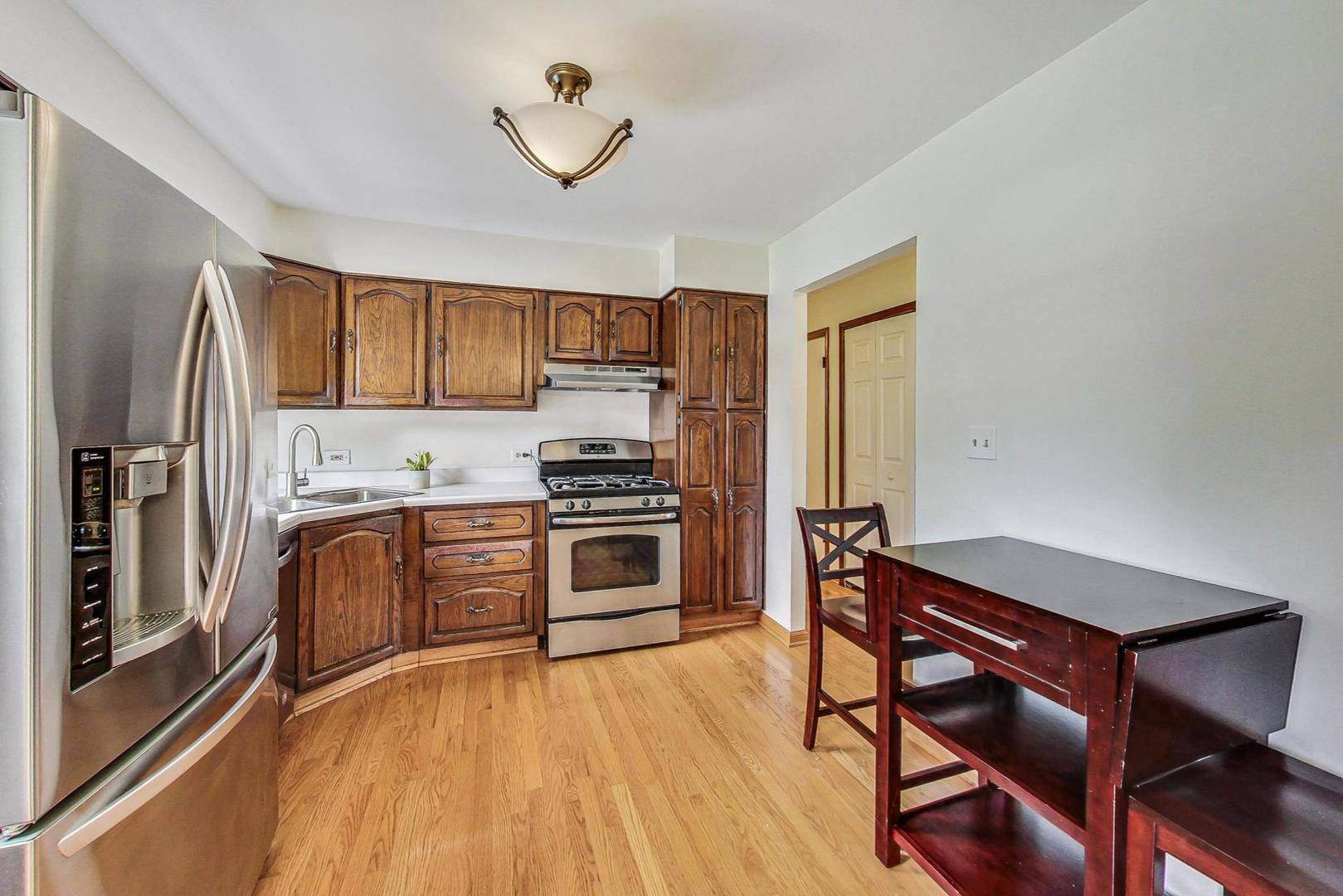 1002 Greenfield Lane Mount Prospect, IL 60056 - Photo 12 of 25
