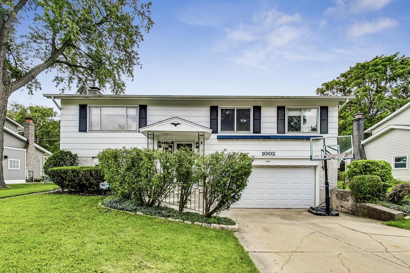 1002 Greenfield Lane Mount Prospect, IL 60056 - Photo 2 of 25