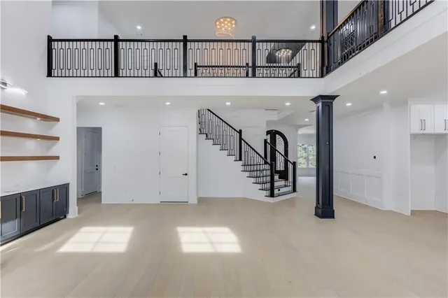 a view of a livingroom with furniture