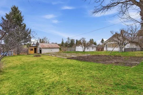 $275,000 | 120 East Huffman Street, Tekoa, WA 99033