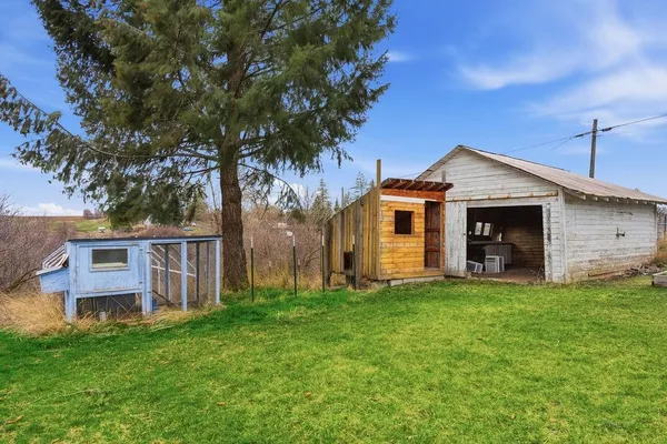 $275,000 | 120 East Huffman Street, Tekoa, WA 99033