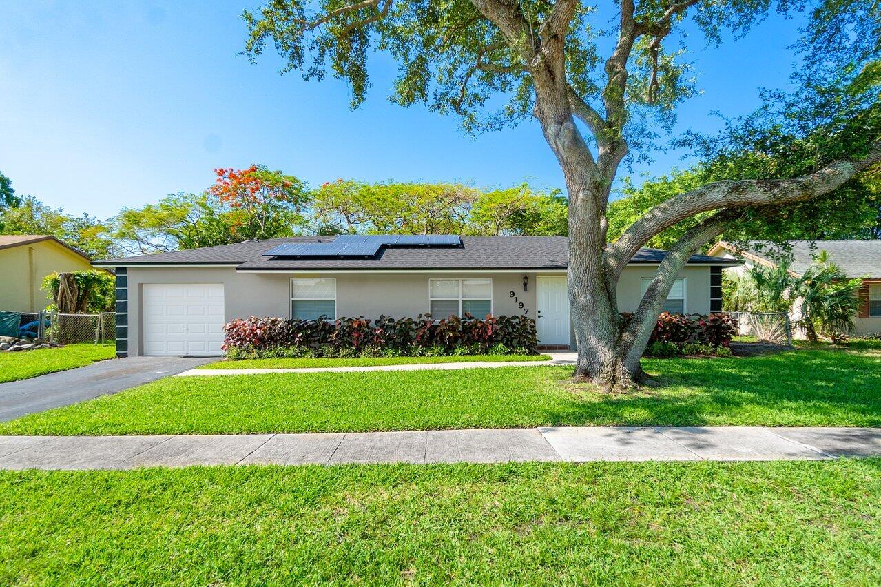 9197 Southampton Place Boca Raton, FL 33434 - Photo 1 of 32 002-9197SouthamptonPlace-BocaRaton-FL-33