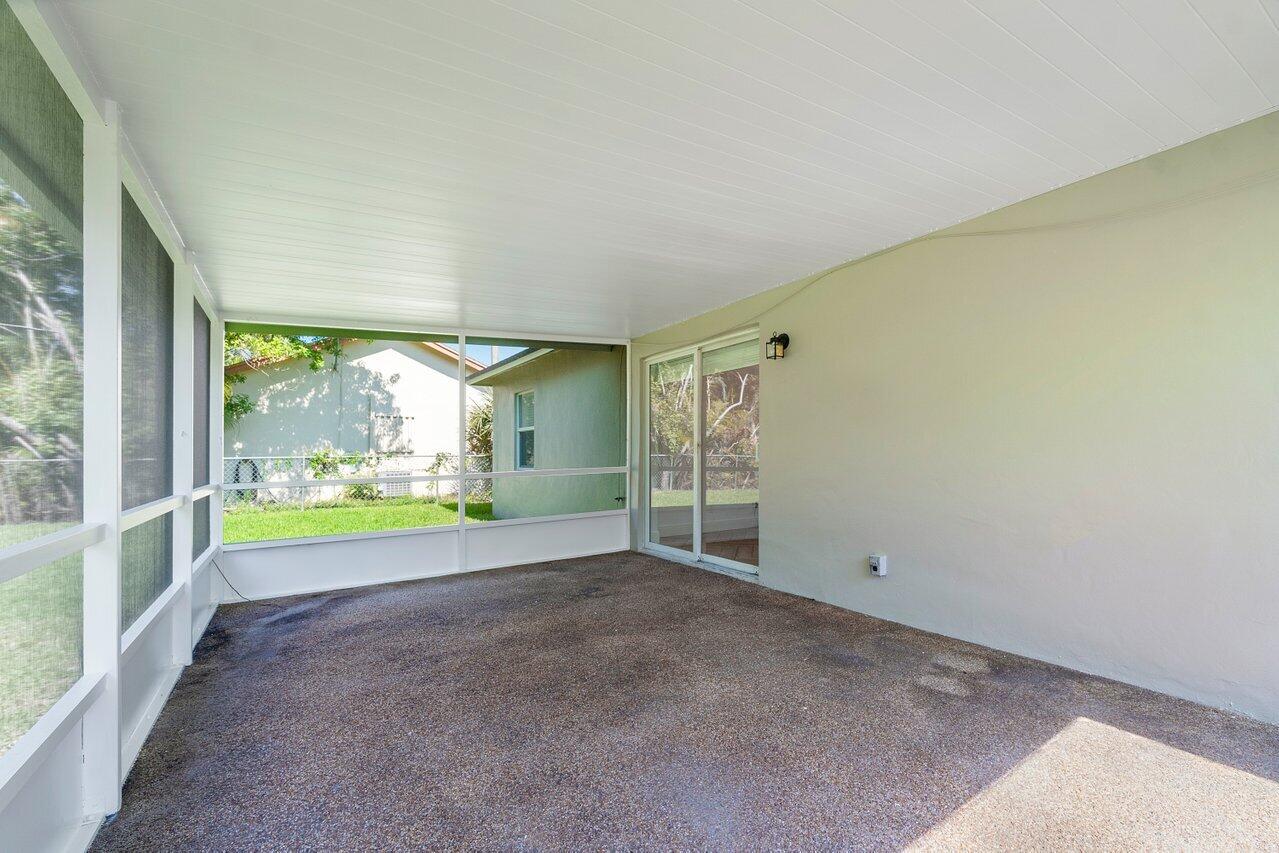 9197 Southampton Place Boca Raton, FL 33434 - Photo 12 of 32 019-9197SouthamptonPlace-BocaRaton-FL-33