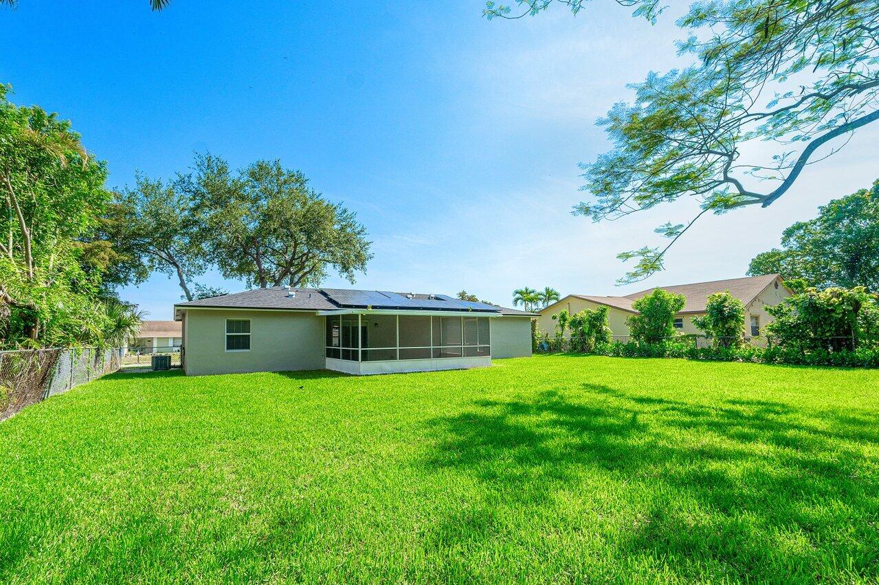 9197 Southampton Place Boca Raton, FL 33434 - Photo 14 of 32 022-9197SouthamptonPlace-BocaRaton-FL-33