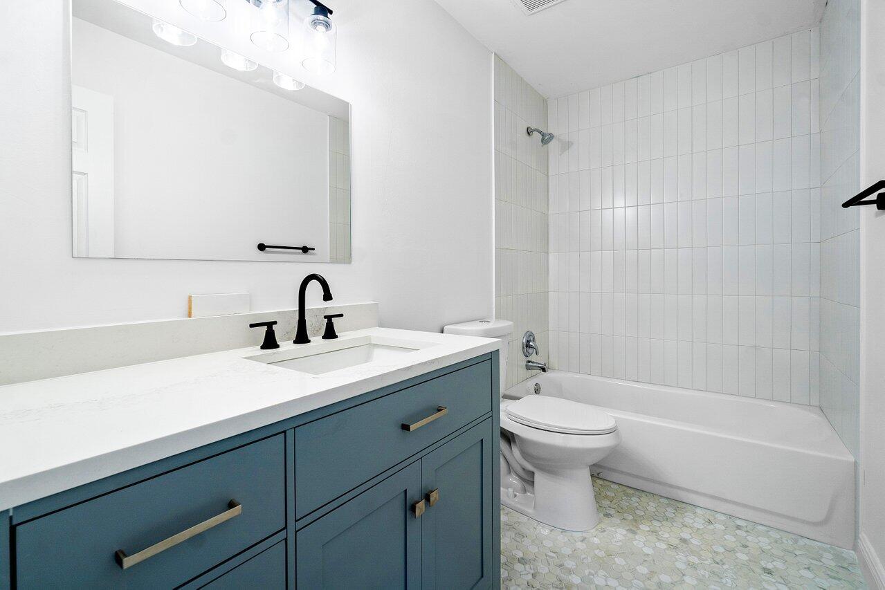 9197 Southampton Place Boca Raton, FL 33434 - Photo 19 of 32 014-9197SouthamptonPlace-BocaRaton-FL-33