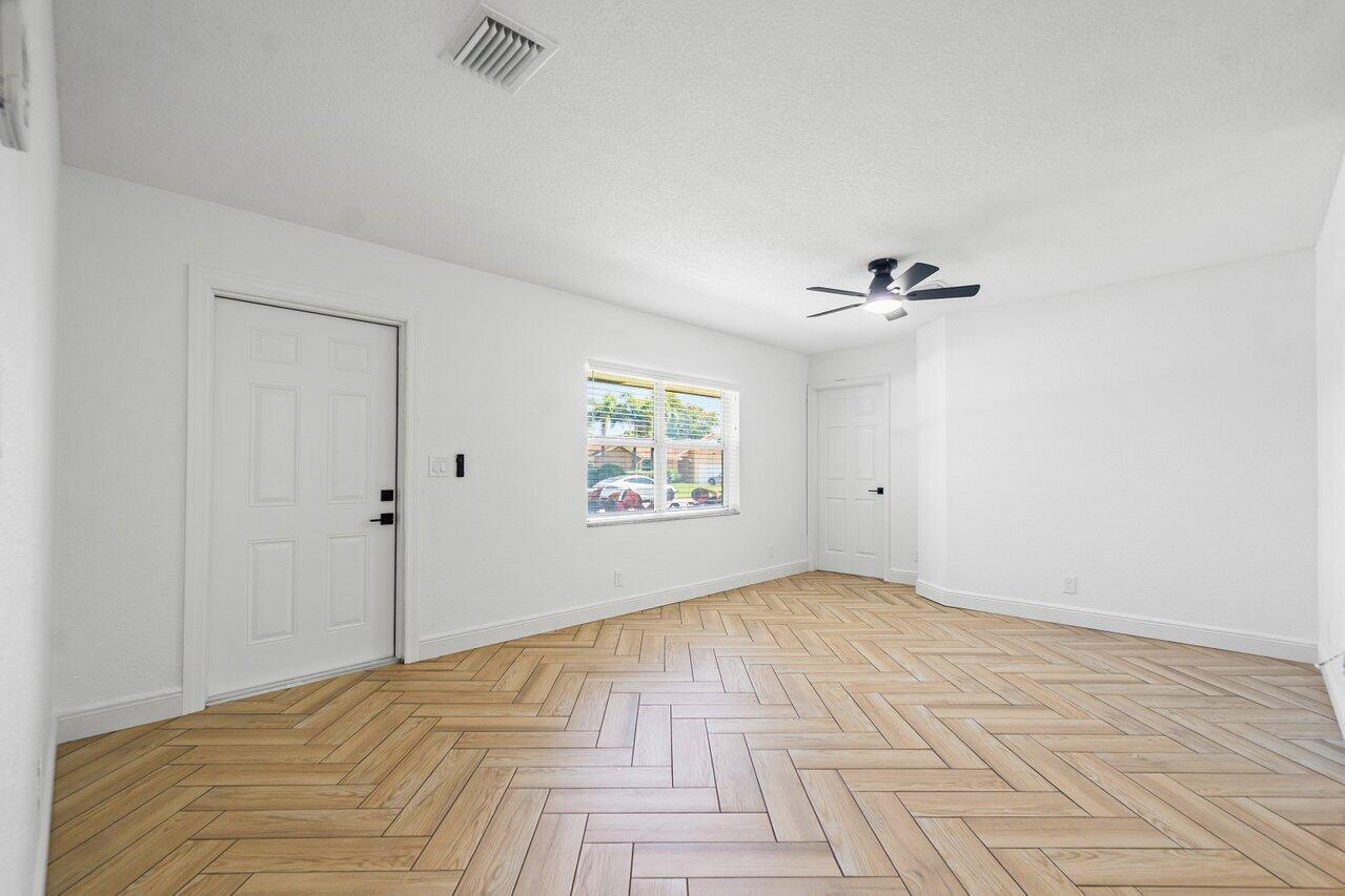 9197 Southampton Place Boca Raton, FL 33434 - Photo 2 of 32 004-9197SouthamptonPlace-BocaRaton-FL-33