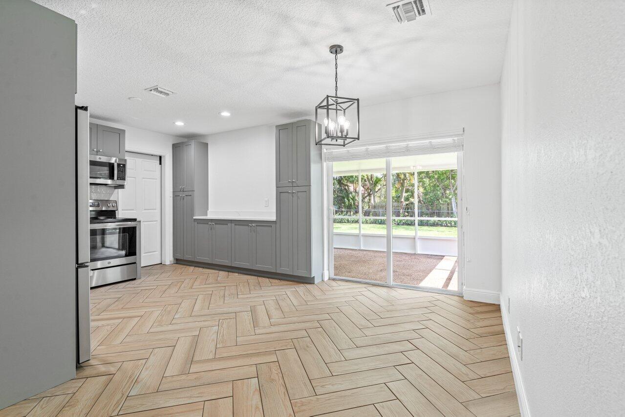 9197 Southampton Place Boca Raton, FL 33434 - Photo 5 of 32 028-9197SouthamptonPlace-BocaRaton-FL-33