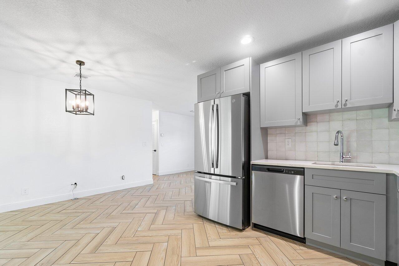 9197 Southampton Place Boca Raton, FL 33434 - Photo 9 of 32 008-9197SouthamptonPlace-BocaRaton-FL-33