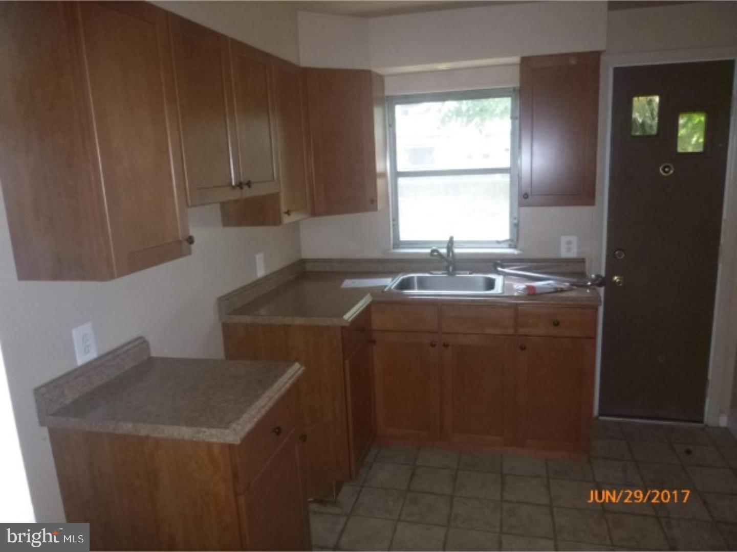 724 Tree Street Philadelphia, PA 19148 - Photo 9 of 15 Kitchen